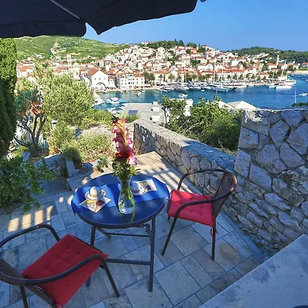 Peaceful Old Town With Sea And Sunrise Views Lägenhet Hvar Town